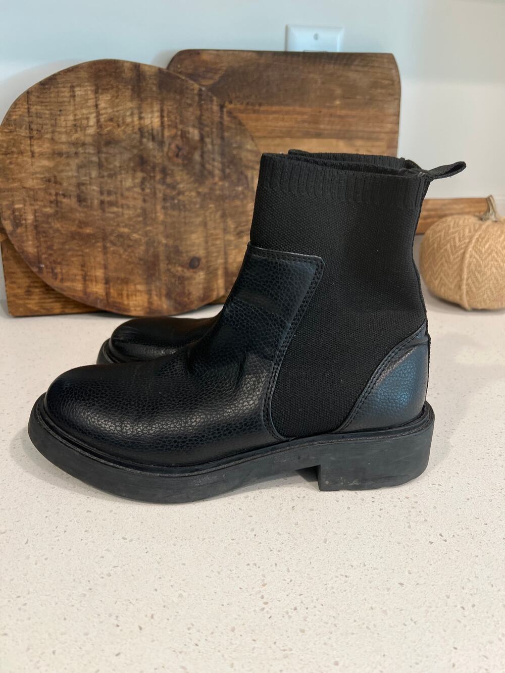 Bershka size 38 US 7 black pull on boots booties